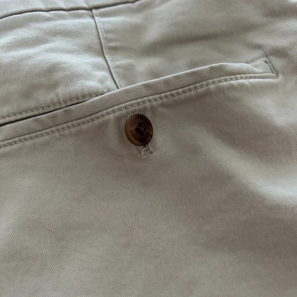 Men's Gap 10" Vintage Chino Shorts, Khaki Sz. 34 - Picture 2 of 5